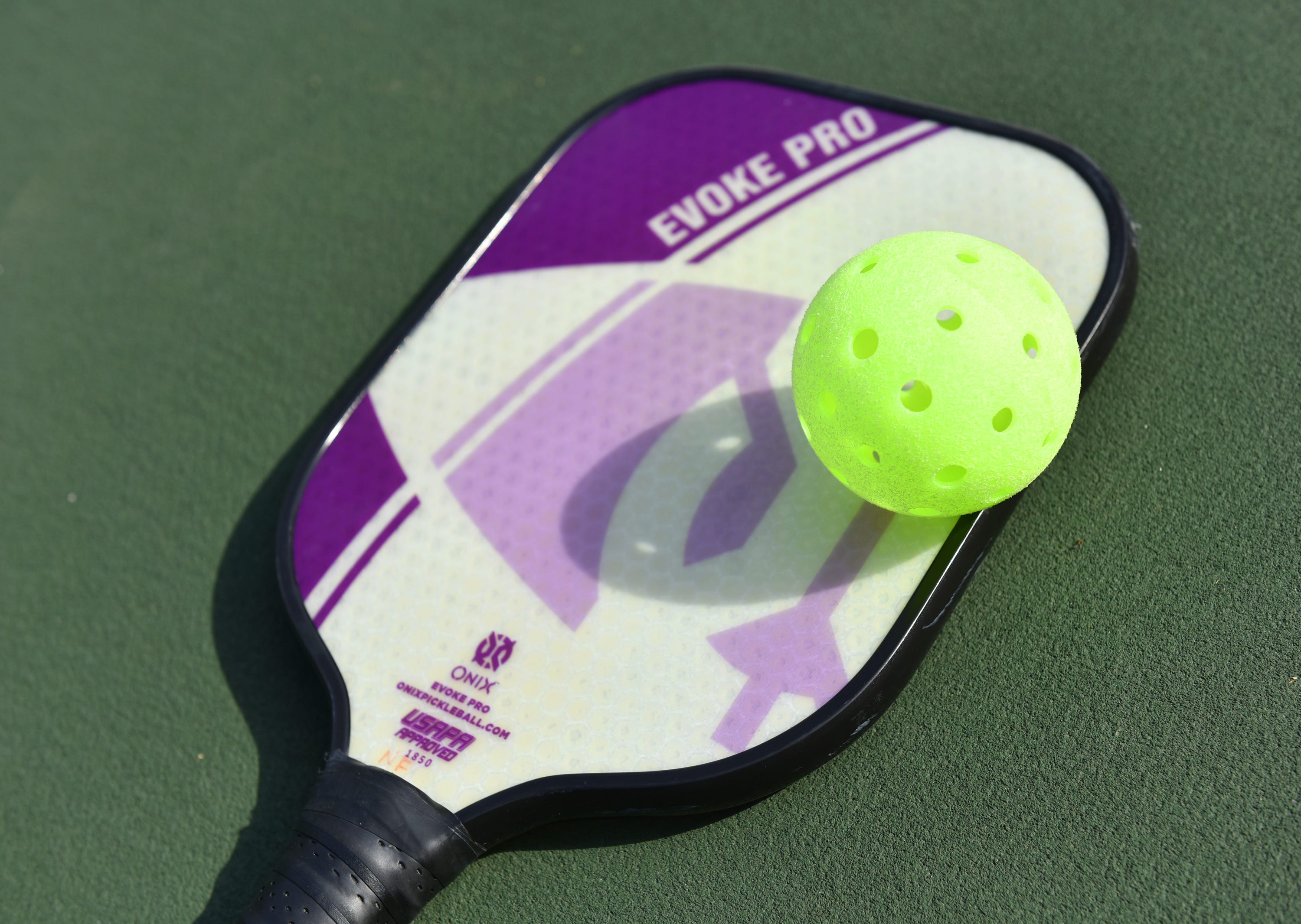 calling an out ball in pickleball
